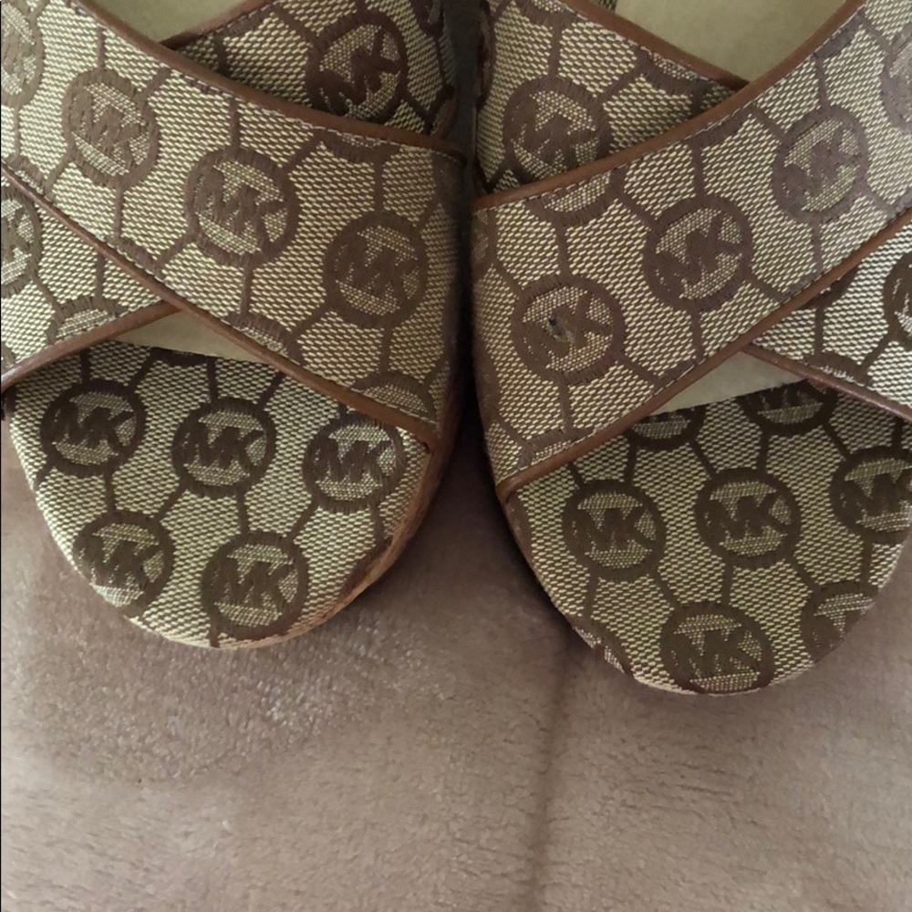 Micheal Kors shoes size 7-EUC - Picture 2 of 5